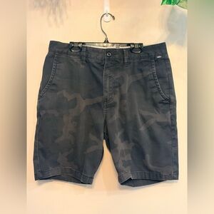 VANS Men's Black Camo Flat Front 9" Shorts